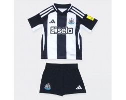 Newcastle United Hemmakläder Barn 2024-25 Kortärmad (+ Korta byxor)